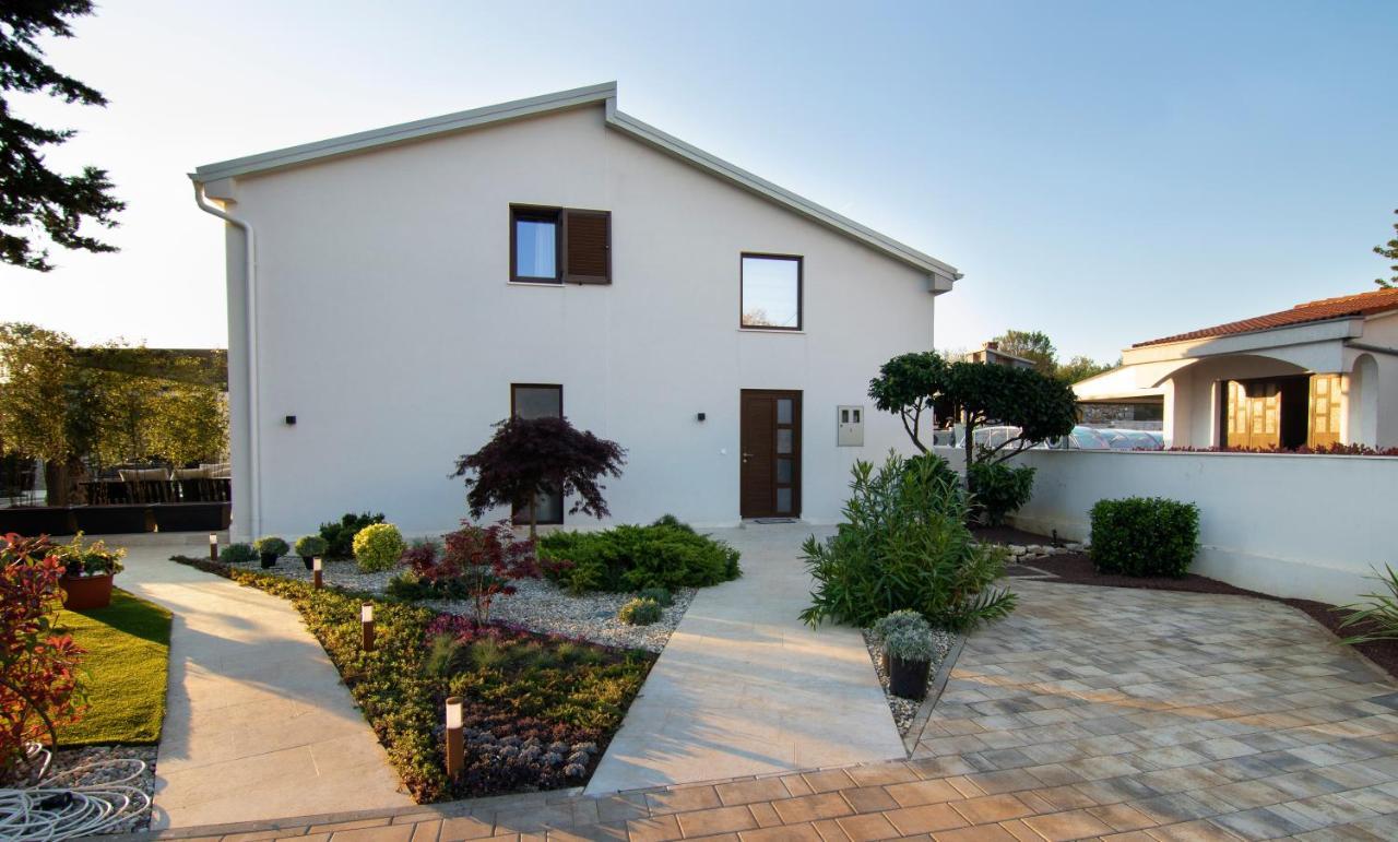 Villa Caprice - Krk Milohnici Exterior foto